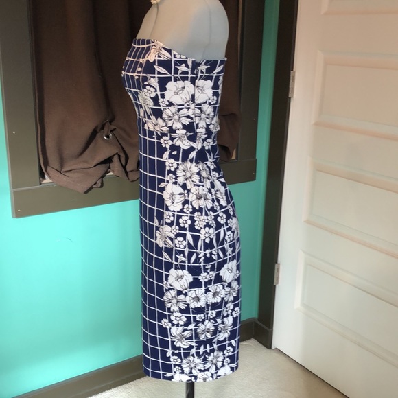 Express - Blue & White, Windowpane & Floral Strapless Midi Dress Size 0 - Picture 4 of 9
